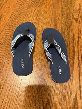 Boys Size 1 J. Crew Navy Flip Flops with Light Blue & Cream Straps